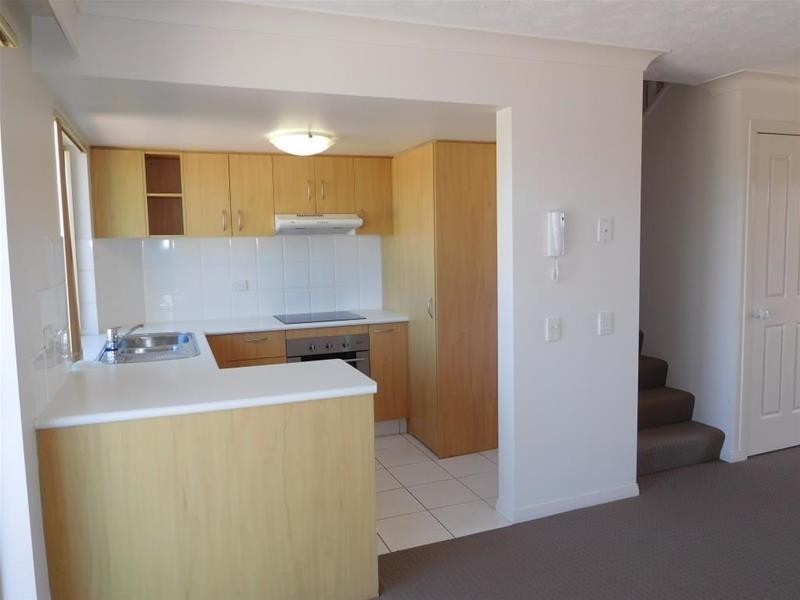 303/150 Stanhill Drive, Chevron Island QLD 4217