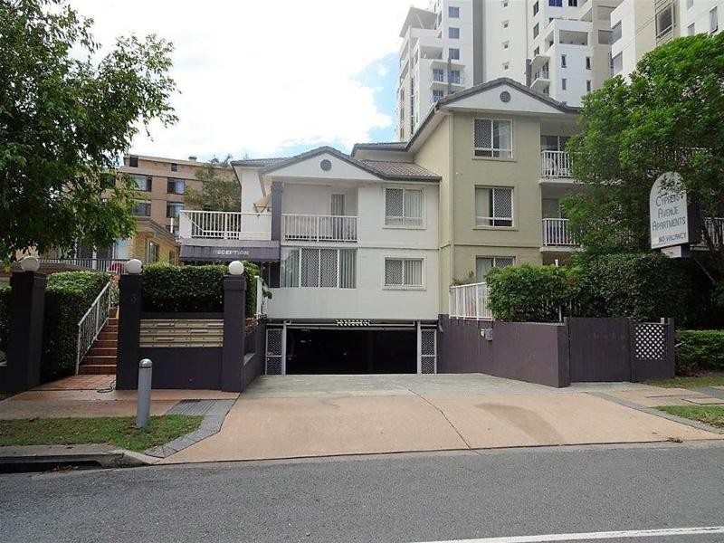 17/33 Cypress Avenue, Surfers Paradise QLD 4217