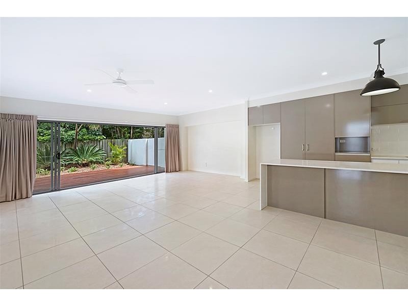 28 Oak Avenue, Budds Beach, Surfers Paradise QLD 4217