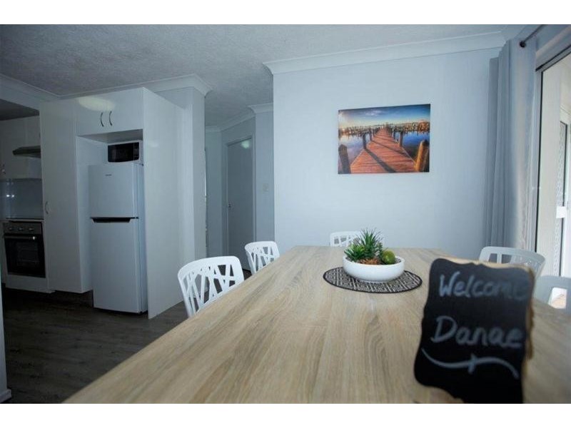 2/10 Jubilee Avenue, Broadbeach QLD 4218