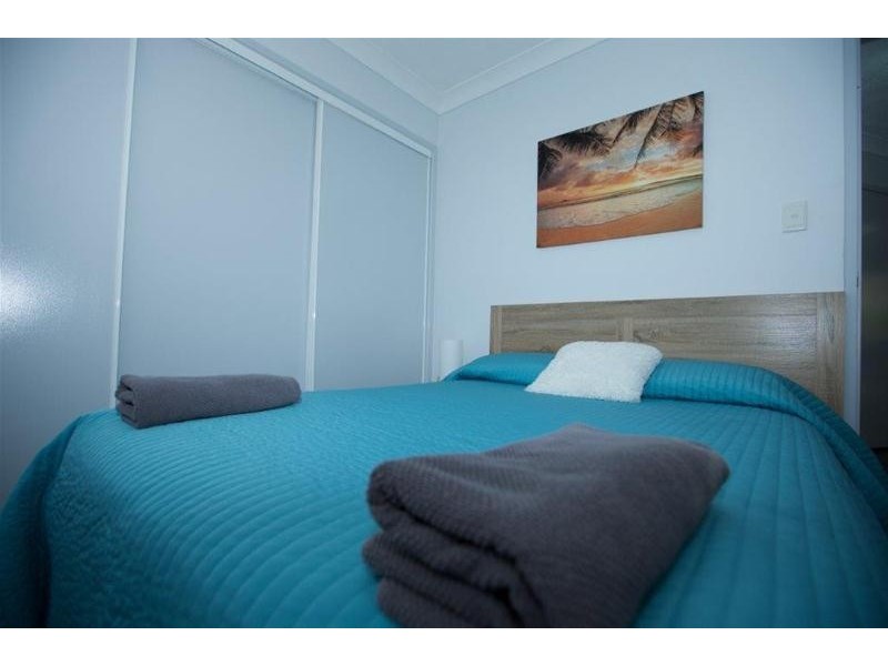 2/10 Jubilee Avenue, Broadbeach QLD 4218