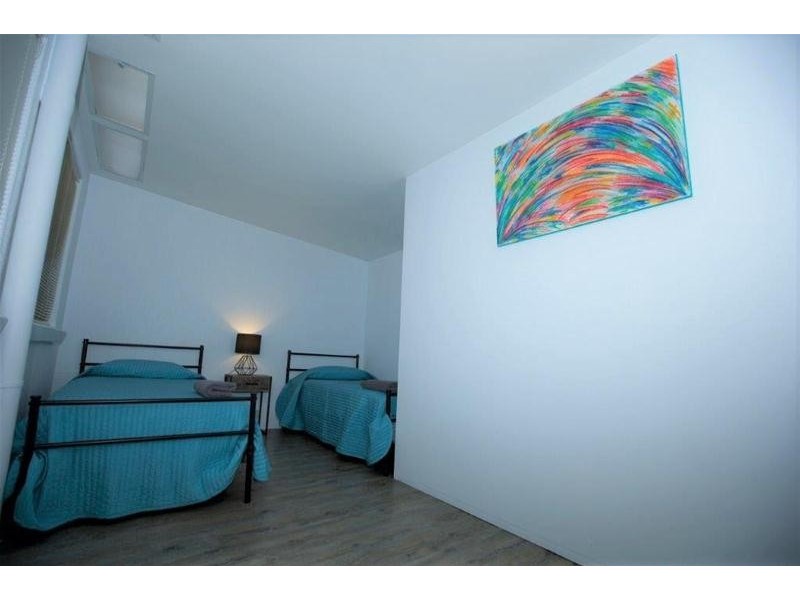 2/10 Jubilee Avenue, Broadbeach QLD 4218