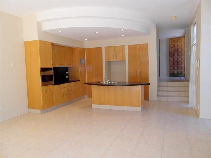 23 Purli Street, Chevron Island QLD 4217