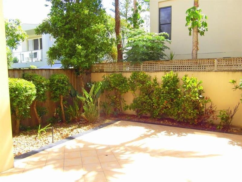 23 Purli Street, Chevron Island QLD 4217