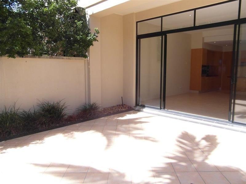 23 Purli Street, Chevron Island QLD 4217