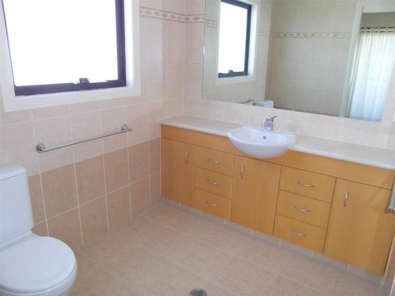 23 Purli Street, Chevron Island QLD 4217