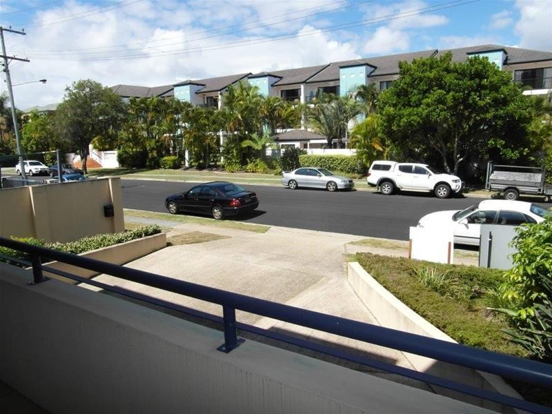 23 Purli Street, Chevron Island QLD 4217