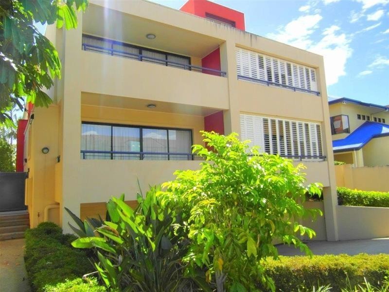 23 Purli Street, Chevron Island QLD 4217