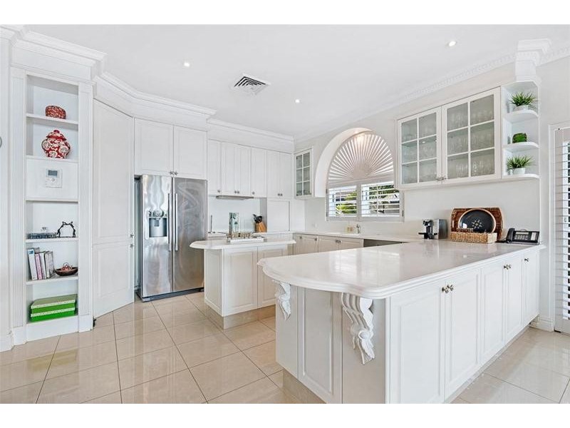 58 Admiralty Drive, Paradise Waters QLD 4217