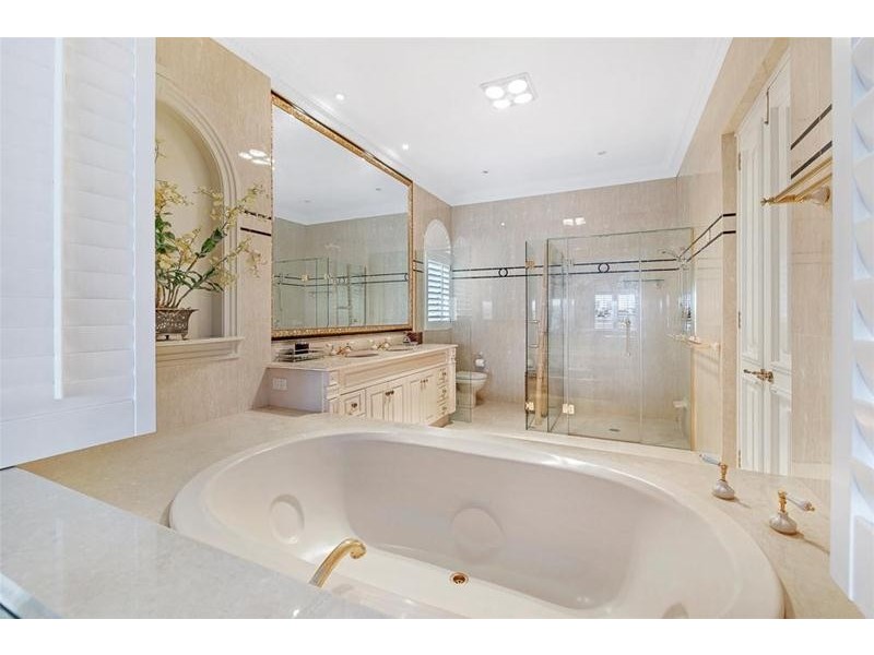 58 Admiralty Drive, Paradise Waters QLD 4217