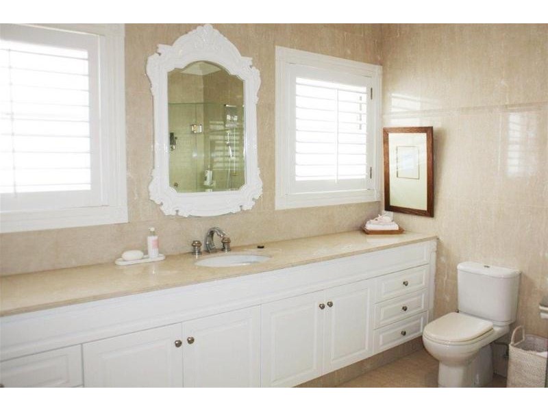 58 Admiralty Drive, Paradise Waters QLD 4217