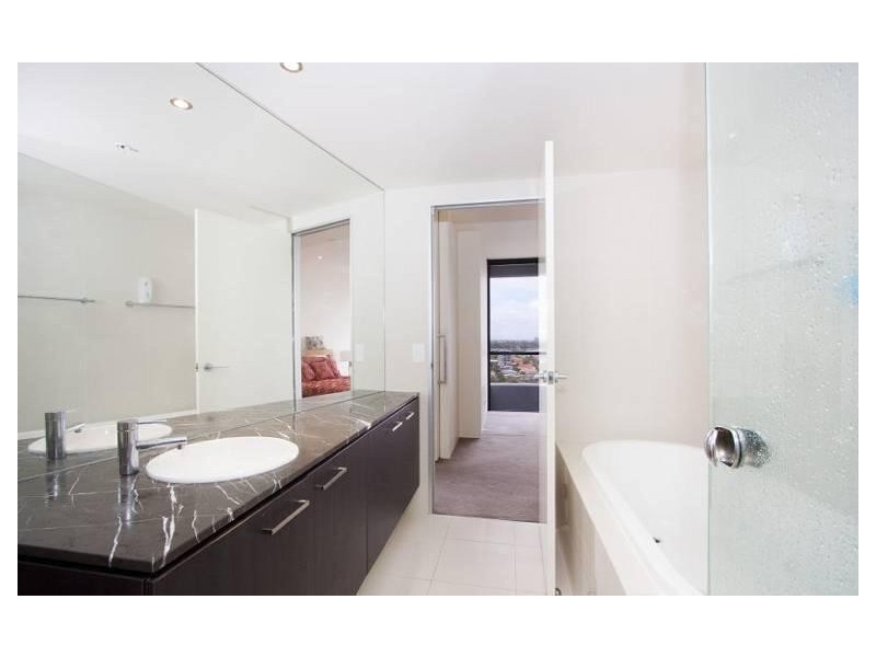 1703/4 Wahroonga Place, Surfers Paradise QLD 4217