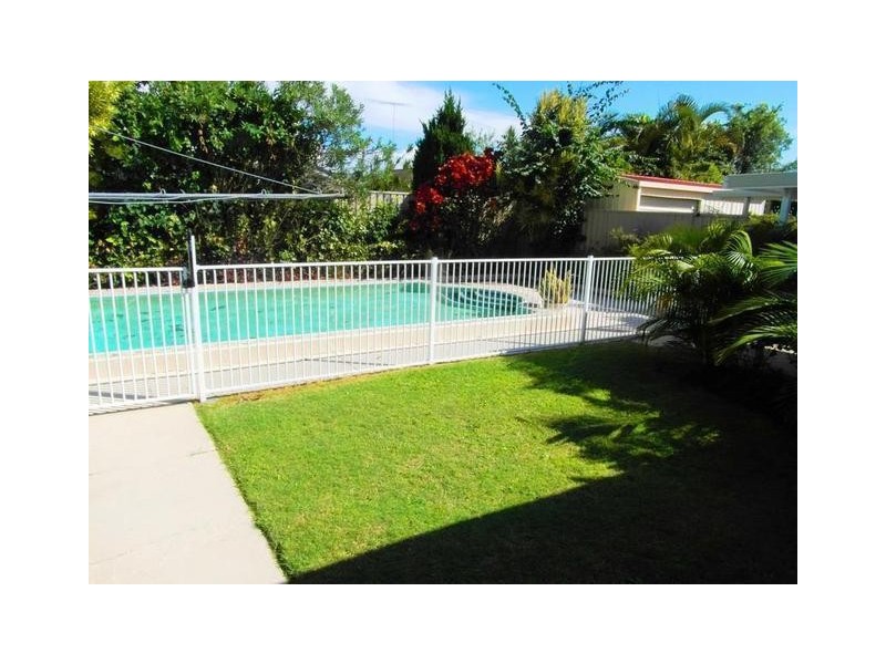 22 Coogeen Street, Sorrento QLD 4217