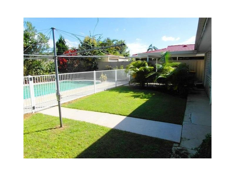 22 Coogeen Street, Sorrento QLD 4217