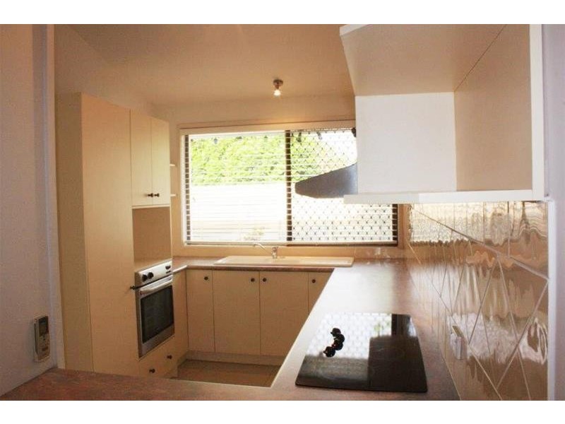 9 Freyburg Street, Sorrento QLD 4217