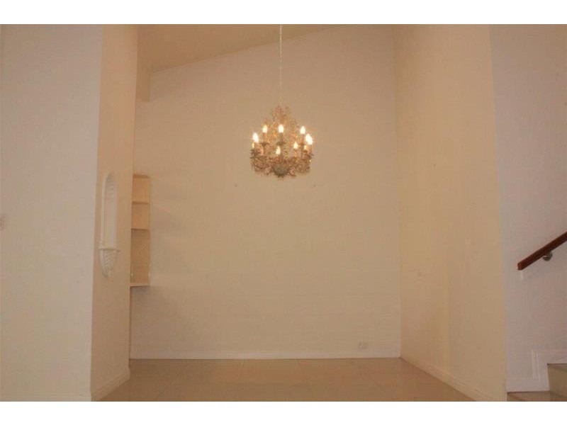 9 Freyburg Street, Sorrento QLD 4217