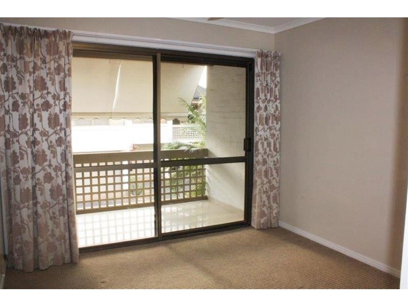 9 Freyburg Street, Sorrento QLD 4217