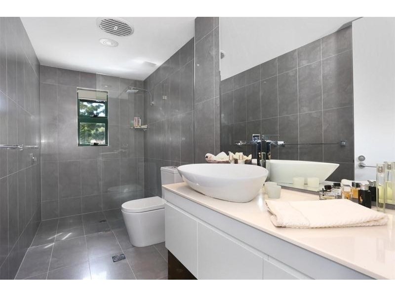 1121 Spring Terraces Royal Pines, Benowa QLD 4217