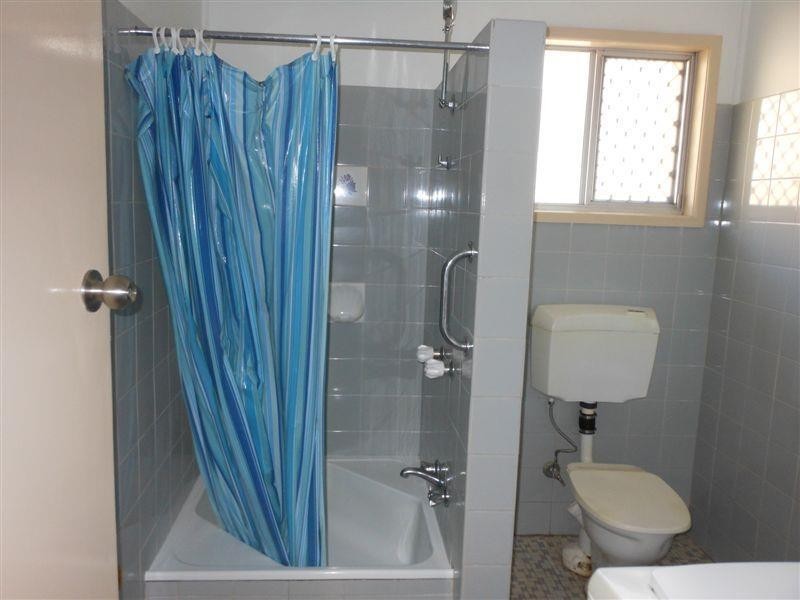 8 Leonard Avenue, Surfers Paradise QLD 4217