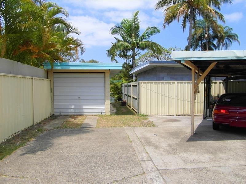 46 Monaco Street, Broadbeach Waters QLD 4218
