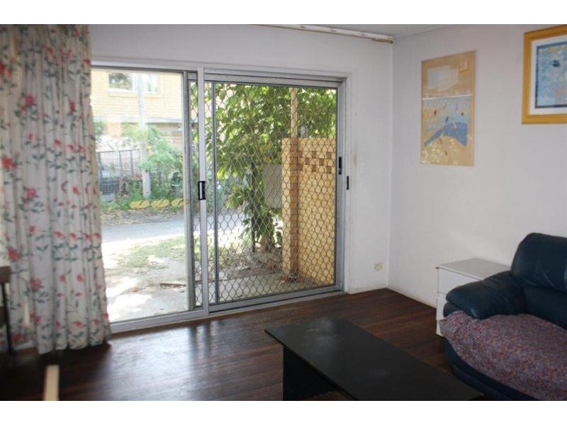 7/8 Leonard Avenue, Surfers Paradise QLD 4217