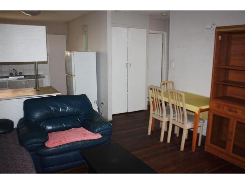 7/8 Leonard Avenue, Surfers Paradise QLD 4217