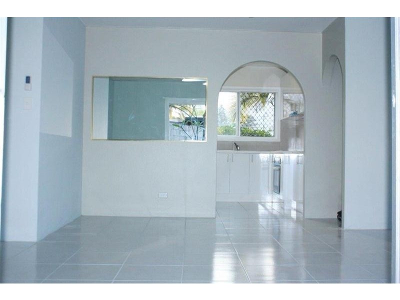 1/9 Holborow Close, Surfers Paradise QLD 4217