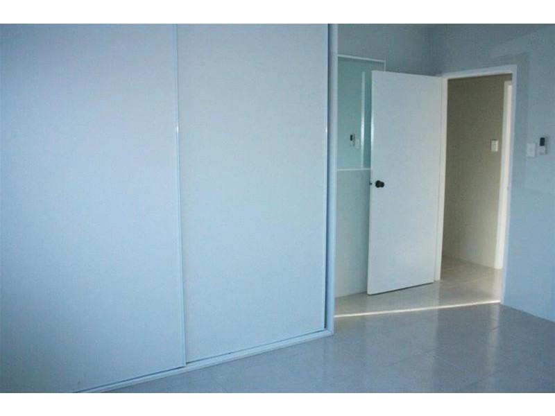 1/9 Holborow Close, Surfers Paradise QLD 4217