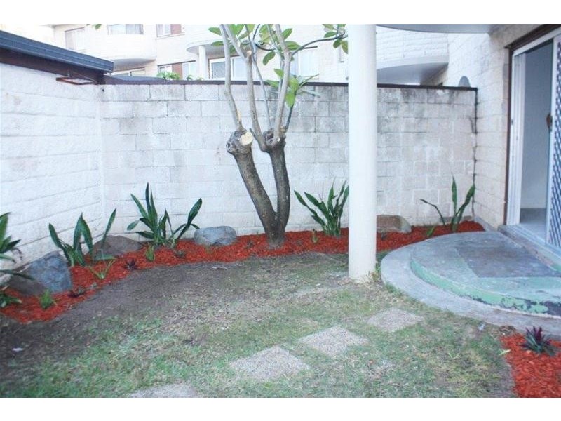 1/9 Holborow Close, Surfers Paradise QLD 4217