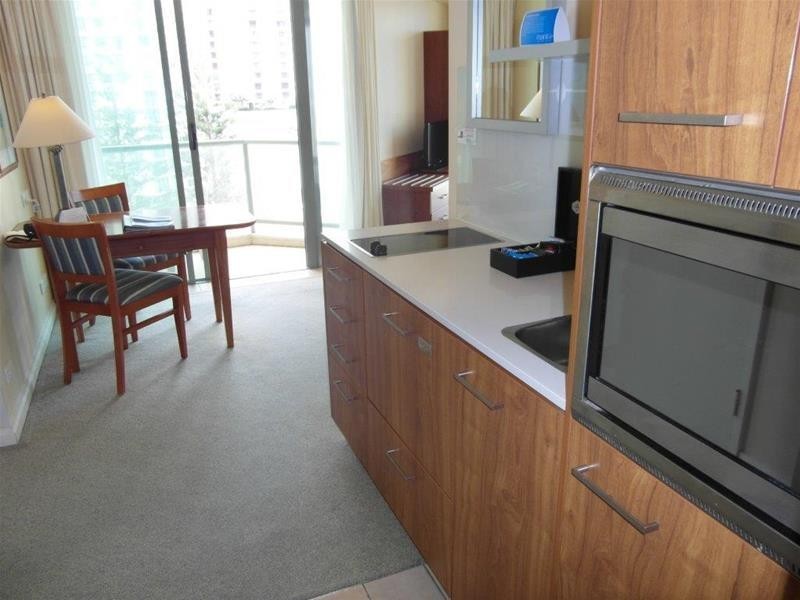 407/25 Laycock Street “Mantra Legends”, Surfers Paradise QLD 4217