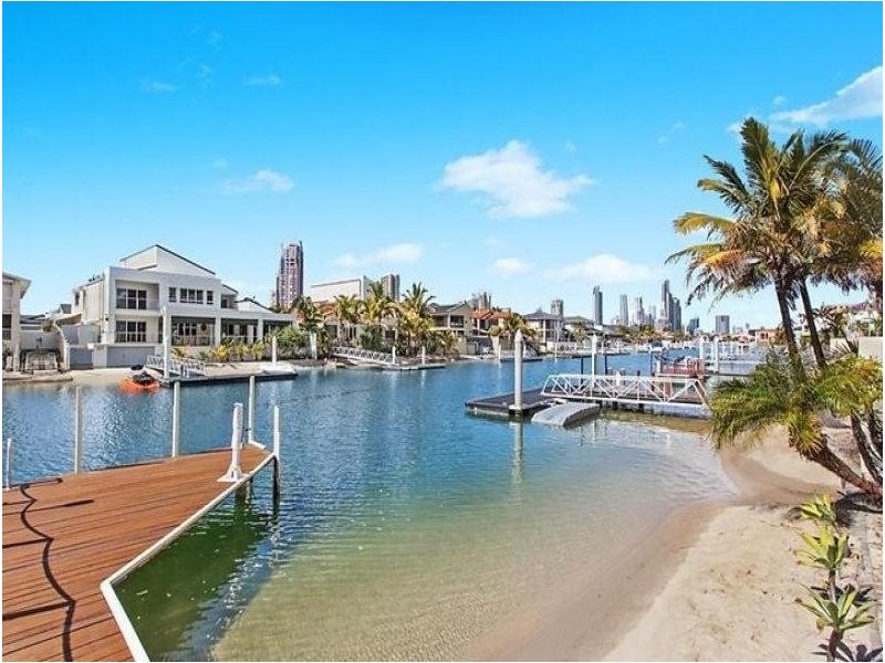 104 Commodore Drive, Paradise Waters QLD 4217