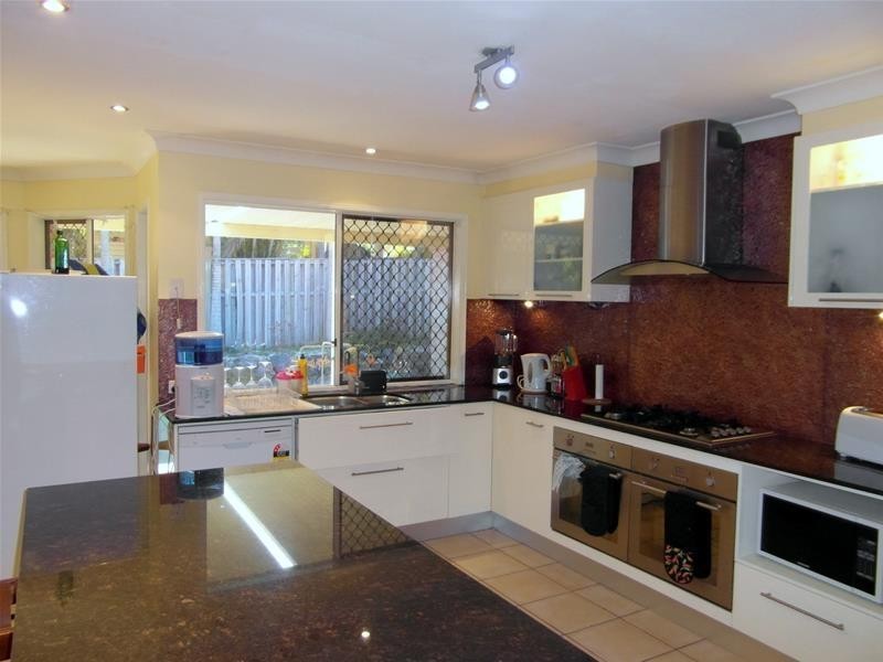 12 Equador Court, Pacific Pines QLD 4211