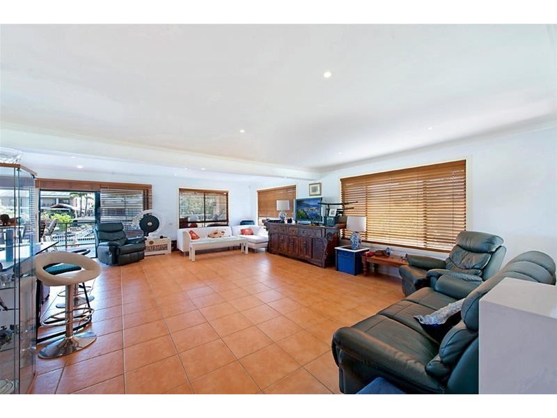 3 Wallaby Place, Sorrento QLD 4217