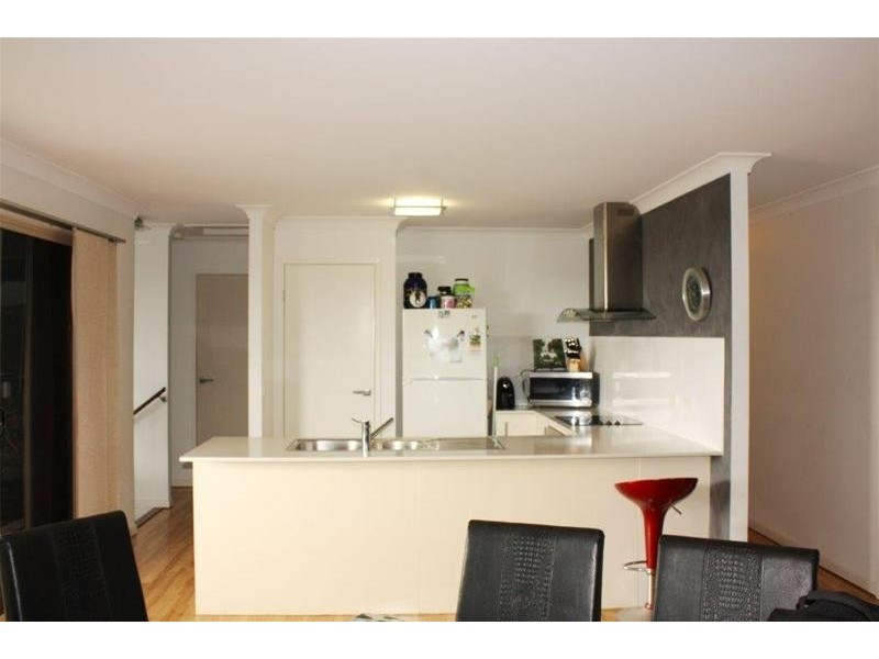 2/34 Codrington Circuit, Pacific Pines QLD 4211