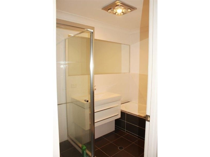 2/34 Codrington Circuit, Pacific Pines QLD 4211