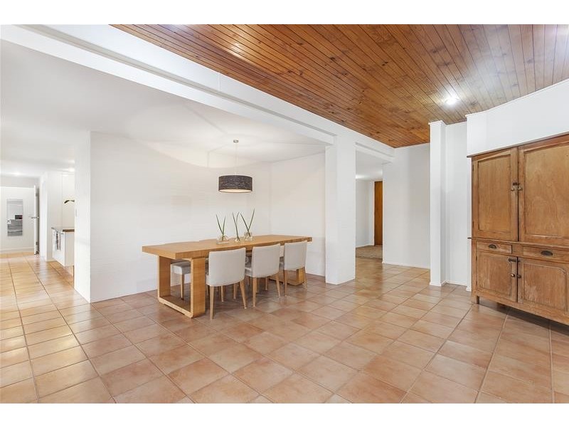 24 Viking Court, Paradise Waters QLD 4217