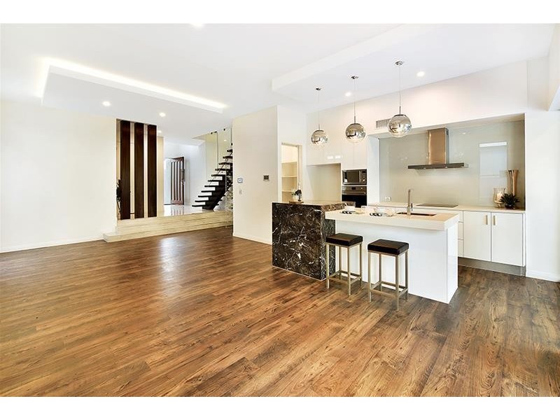 1/7 Heeb Street, Bundall QLD 4217