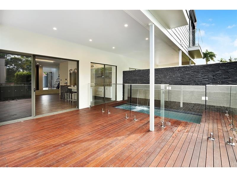 1/7 Heeb Street, Bundall QLD 4217