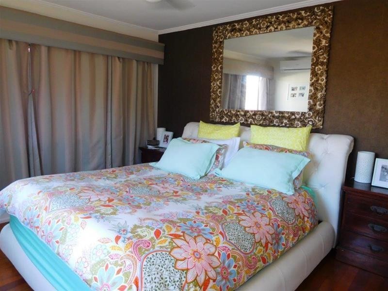 9 Mentone Avenue, Bundall QLD 4217