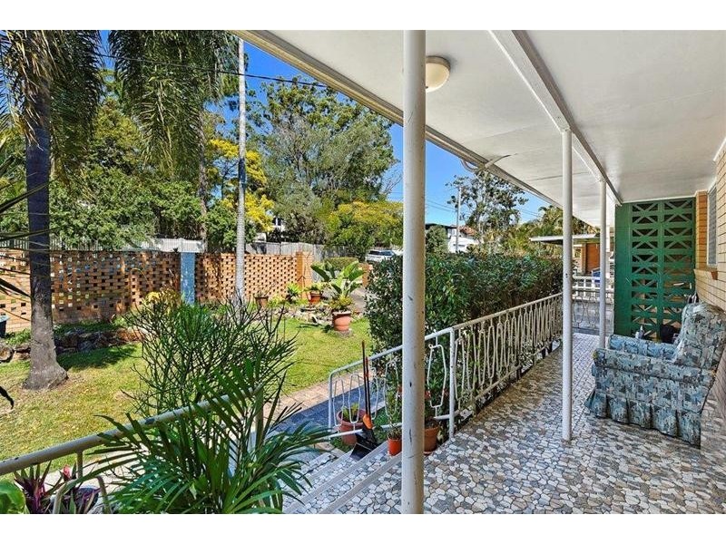 18 Billington Street, Labrador QLD 4215