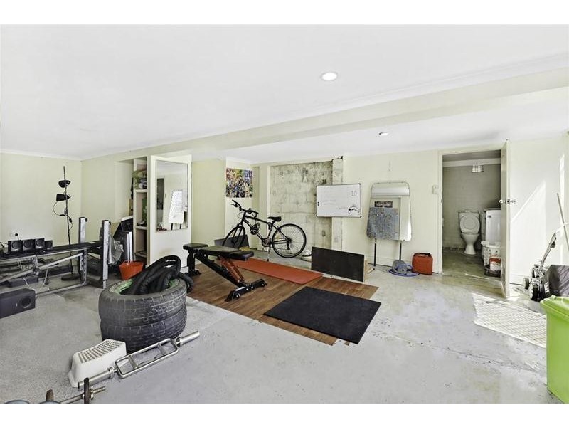 18 Billington Street, Labrador QLD 4215