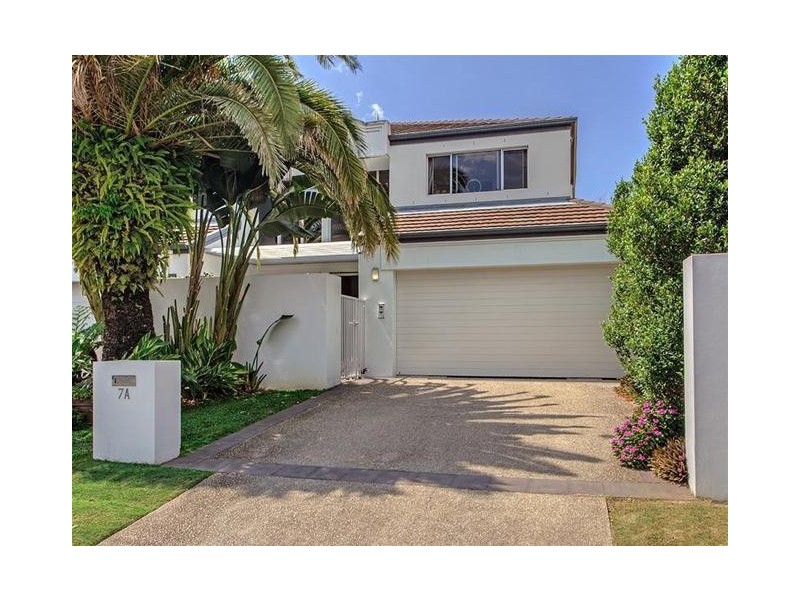 7a Paradise Place, Budds Beach, Surfers Paradise QLD 4217