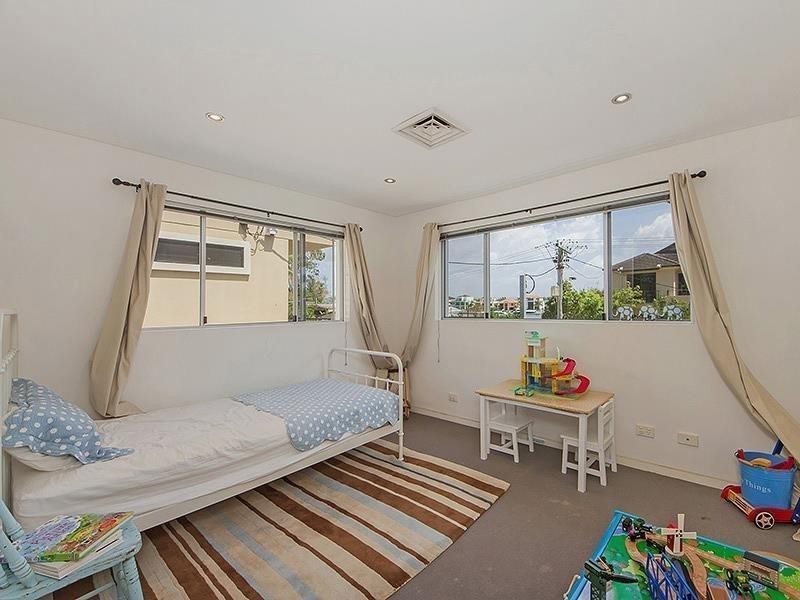 7a Paradise Place, Budds Beach, Surfers Paradise QLD 4217