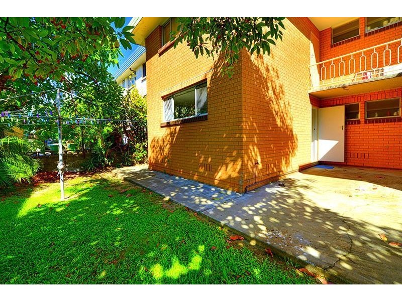 20 Leonard Avenue, Surfers Paradise QLD 4217