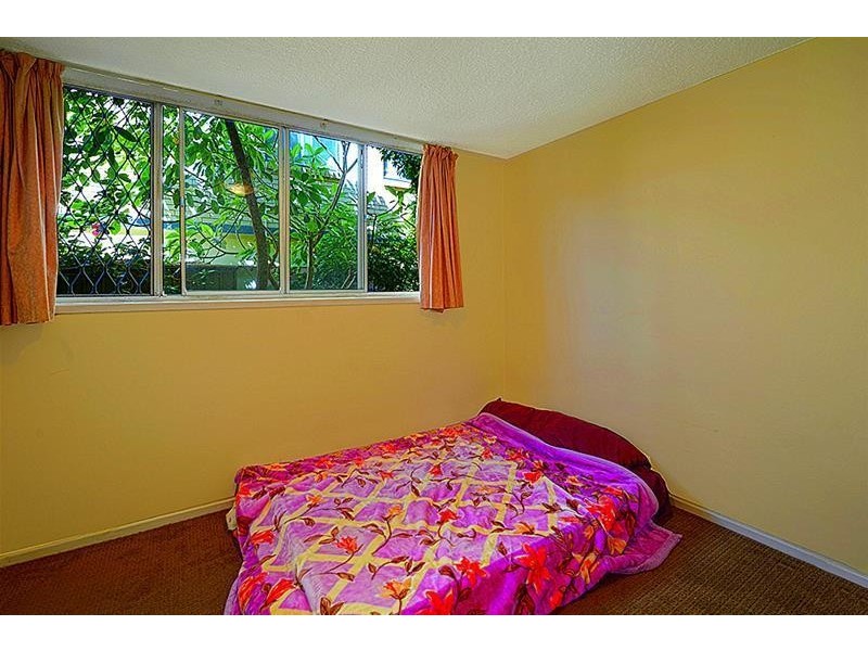 20 Leonard Avenue, Surfers Paradise QLD 4217