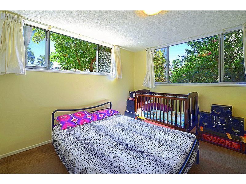 20 Leonard Avenue, Surfers Paradise QLD 4217