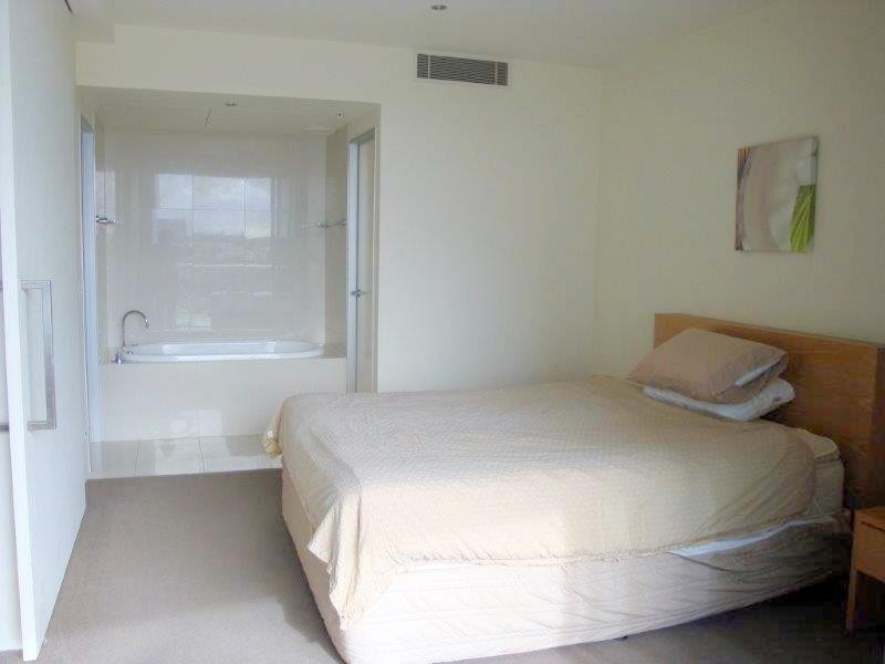 4 Wahroonga Place ‘Avalon’, Surfers Paradise QLD 4217