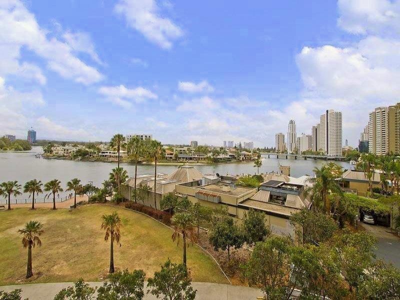 4 Wahroonga Place ‘Avalon’, Surfers Paradise QLD 4217