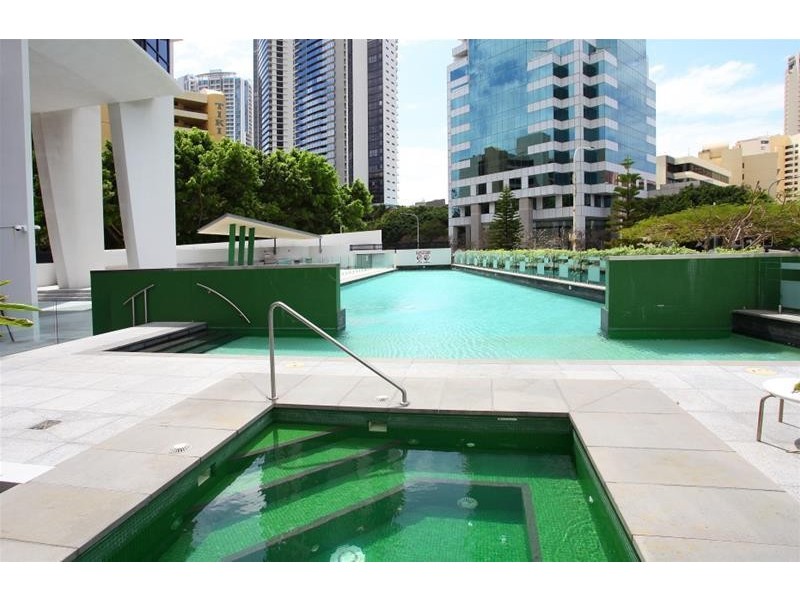 4 Wahroonga Place ‘Avalon’, Surfers Paradise QLD 4217