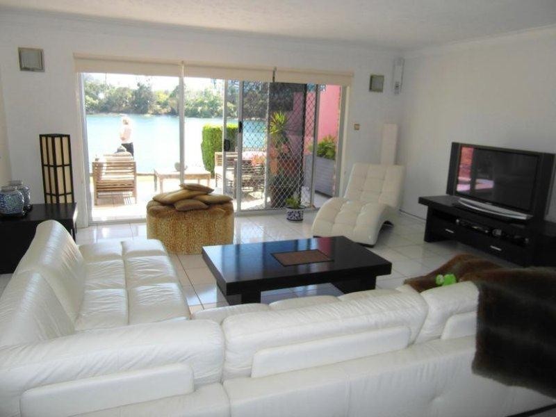 191 Stanhill Drive, Chevron Island QLD 4217